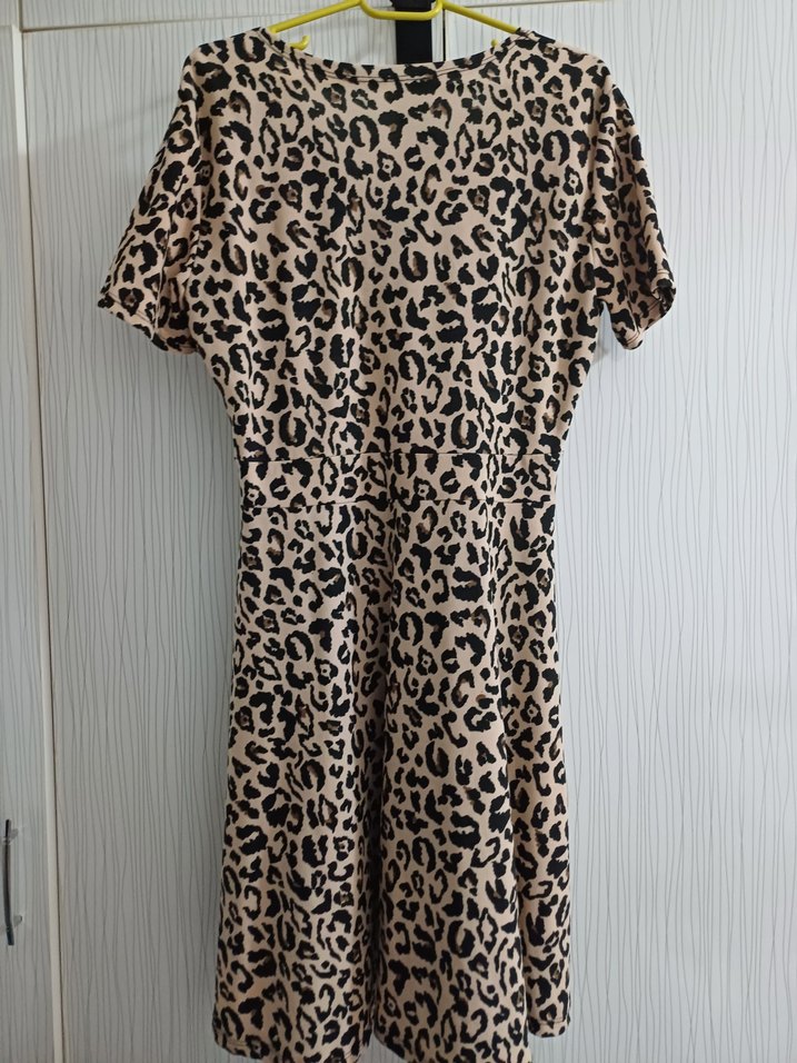 Leopar Desenli V Yakalı Midi Elbise - Görsel 2