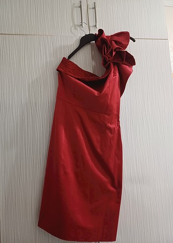 Kırmızı Drapeli Straplez Mini Abiye Elbise