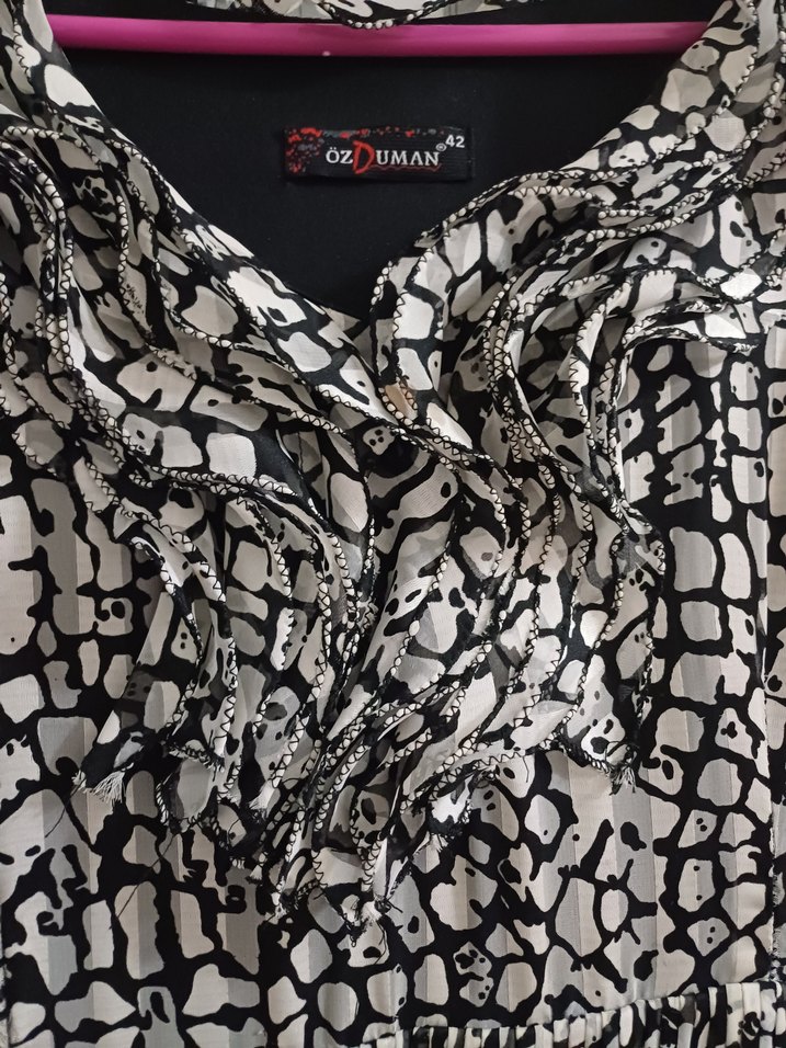 Kısa Kollu Piliseli Midi Elbise - Görsel 2