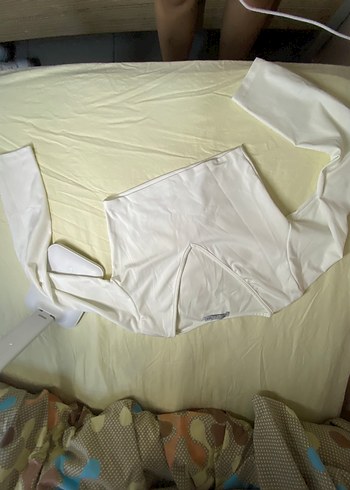 Beyaz crop body