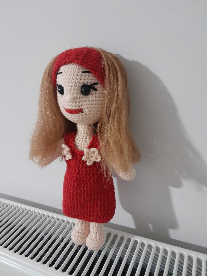 Kırmızı Örgü Bebek - Görsel 3