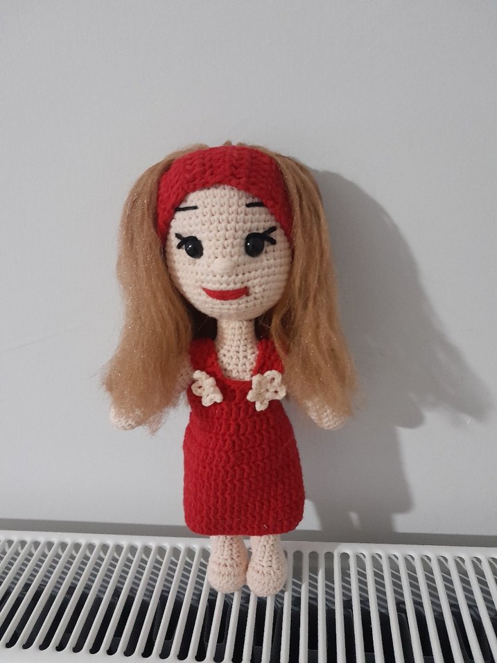 Kırmızı Örgü Bebek - Görsel 2