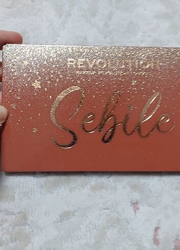 Revolution limited edition far paleti