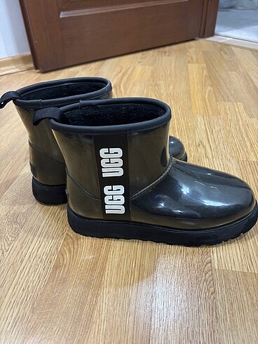 Ugg bot