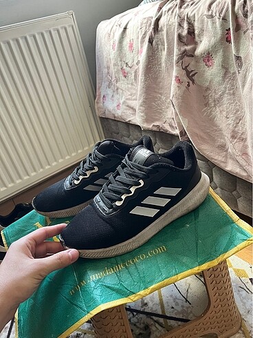 43 numara adidas ayakkabı
