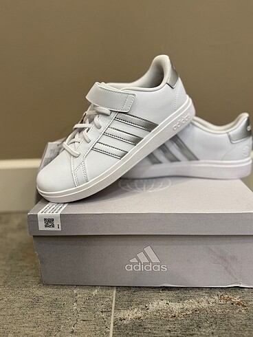 Adidas spor ayakkabı