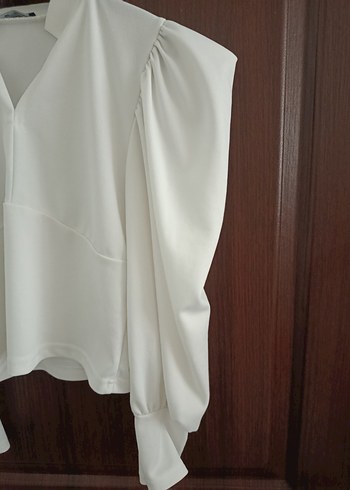Uzun Kollu Beyaz V Yaka Kadın Bluz - Görsel 3