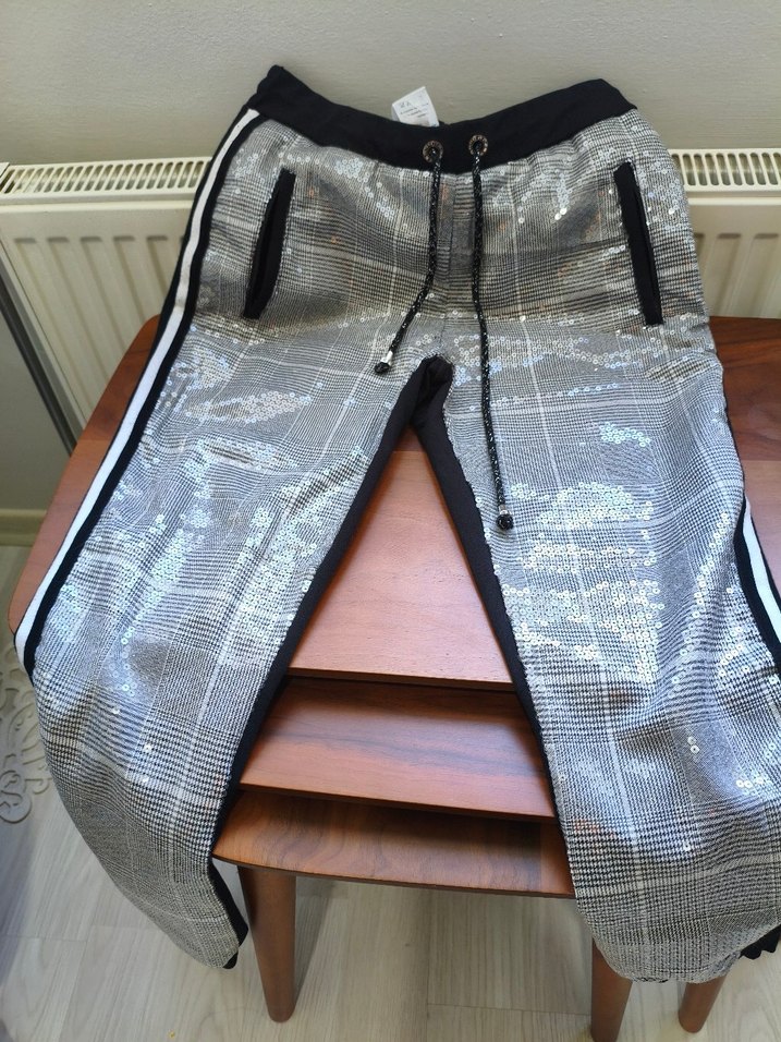 Gri Payetli Kadın Eşofman Altı - Görsel 3