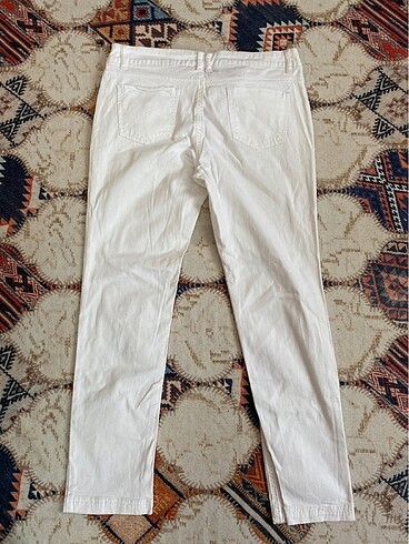 42 Beden beyaz Renk Beyaz Pantolon