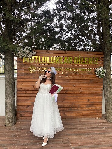 Trendyol & Milla Puantiyeli düşük yakalı nikah elbisesi