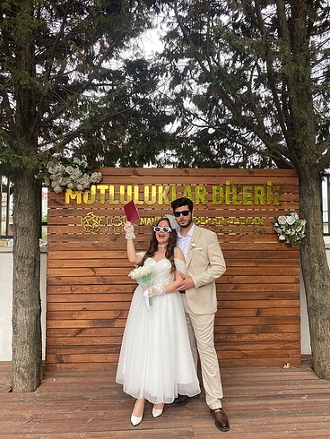 40 Beden Puantiyeli düşük yakalı nikah elbisesi