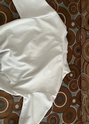 V yaka beyaz kadın sweatshirt - Görsel 2