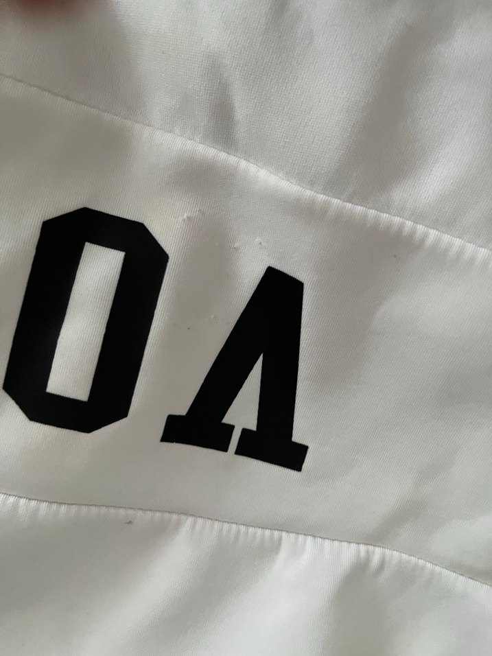 V yaka beyaz kadın sweatshirt - Görsel 4