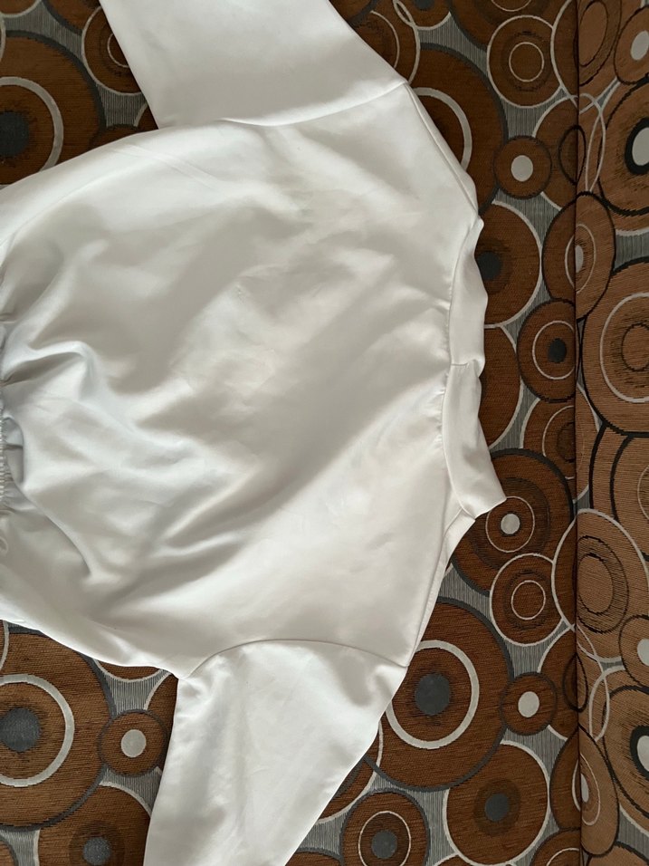 V yaka beyaz kadın sweatshirt - Görsel 2