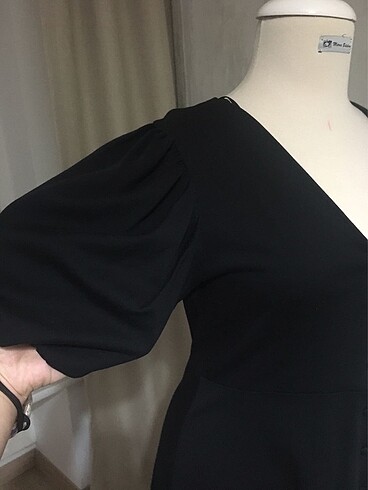 Zara Zara siyah düğmeli elbise