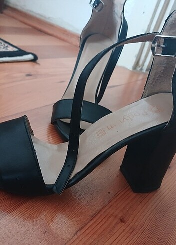 Topuklu ayakkabi - Görsel 4