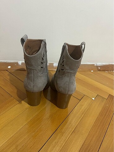 36 Beden gri Renk Polonya?dan alındı 9 cm topuklu süet bot