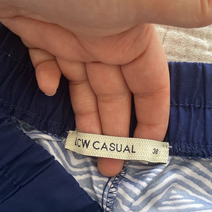 LCWAIKIKI Lacivert Zebra Desenli Mini Şort - Görsel 3