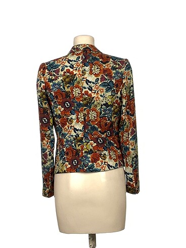 m Beden Mango Blazer %70 İndirimli.