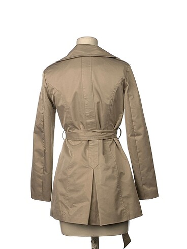 38 Beden Koton Trenchcoat %70 İndirimli.