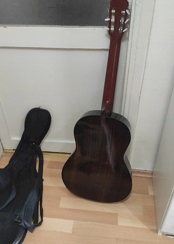 Gitar , elektrikli aparat metro,kitabı ve kalın kilifi4 birlikte - Görsel 12