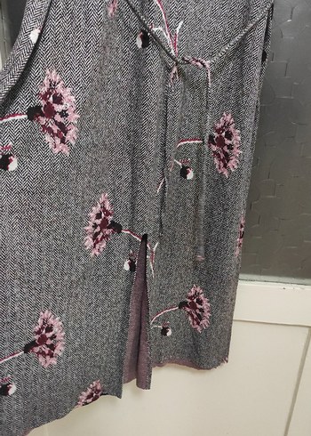 Bohem V Yaka Desenli Gri Uzun Elbise - Görsel 8