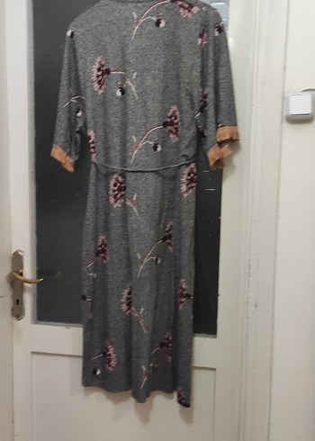 Bohem V Yaka Desenli Gri Uzun Elbise - Görsel 9