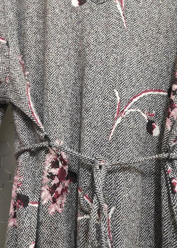 Bohem V Yaka Desenli Gri Uzun Elbise - Görsel 4