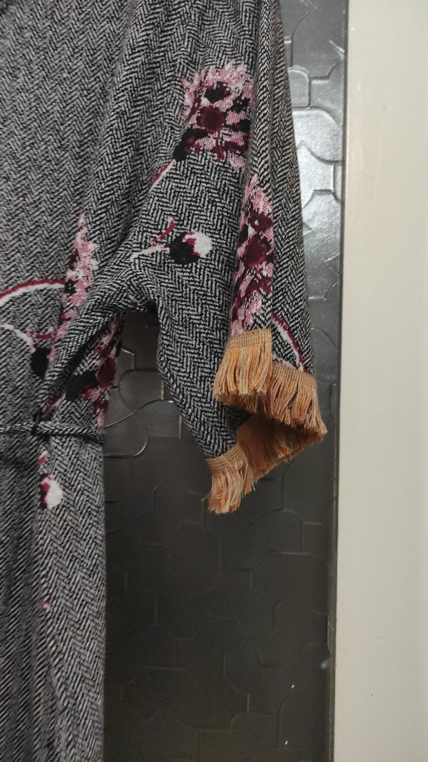 Bohem V Yaka Desenli Gri Uzun Elbise - Görsel 2