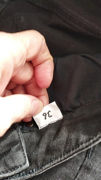 36 Beden gri Renk Likralı koyu gri pantolon