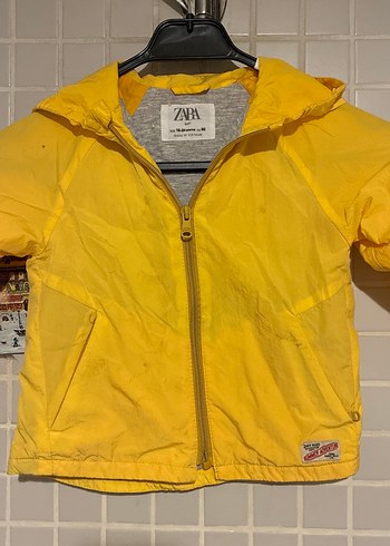 Zara Sarı Kapüşonlu Fermuarlı 2 yaş Zara paraşüt mont