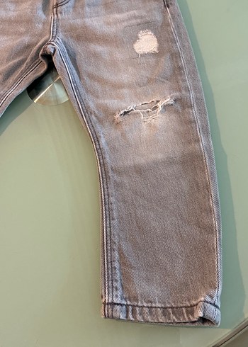 4 Yaş Beden Gri Erkek Çocuk Bol Kesim Denim Pantolon Zara 3-4 yaş Jeans