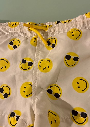 Sarı Desenli Erkek Çocuk Deniz Şortu Zara 4-5 yaş beyaz baskılı - Görsel 4