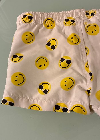 Sarı Desenli Erkek Çocuk Deniz Şortu Zara 4-5 yaş beyaz baskılı - Görsel 8