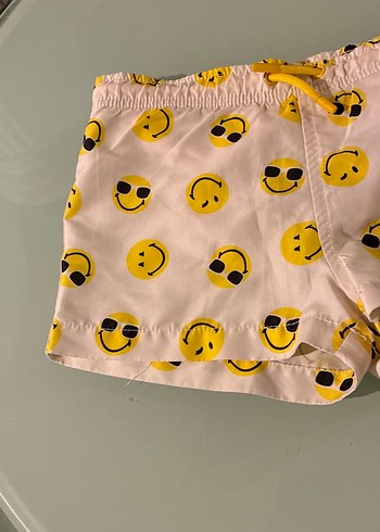 Sarı Desenli Erkek Çocuk Deniz Şortu Zara 4-5 yaş beyaz baskılı - Görsel 3