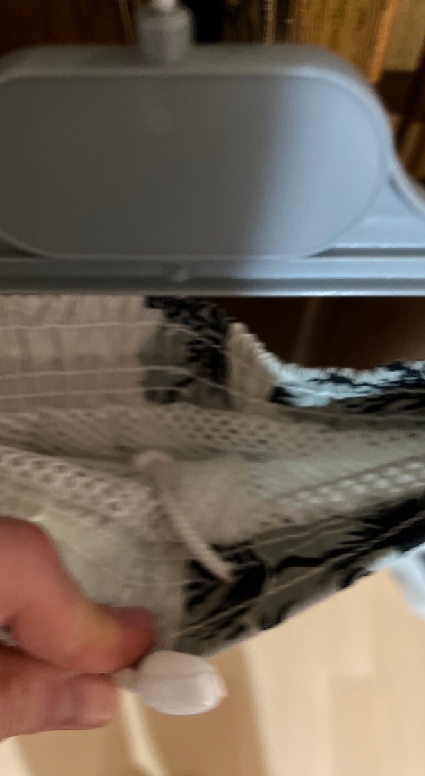 Düğmeli Beyaz Gri Çiçek Desenli Mini Şort - Görsel 2