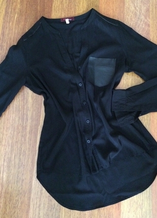 Bershka siyah deri detaylı gömlek (deformeli)