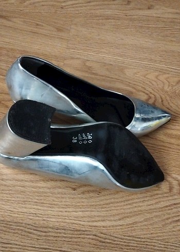 Gri Metalik Blok Topuklu Minimalist Stiletto - Görsel 3