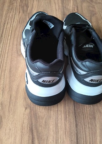 Nike Siyah Kadın Spor Ayakkabı - Görsel 2