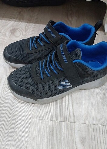34 Beden mavi Renk Skechers temiz