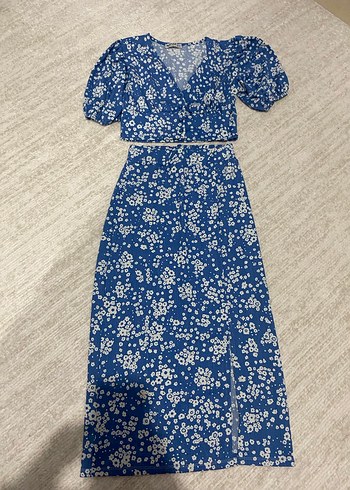 Mavi Çiçek Desenli Kısa Kollu V Yaka Bluz - Görsel 2