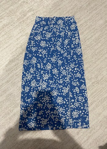 Mavi Çiçek Desenli Kısa Kollu V Yaka Bluz - Görsel 3