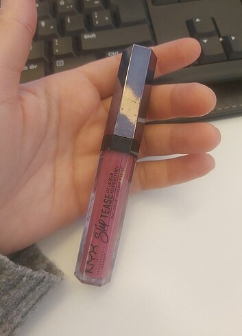NYX LİKİT RUJ