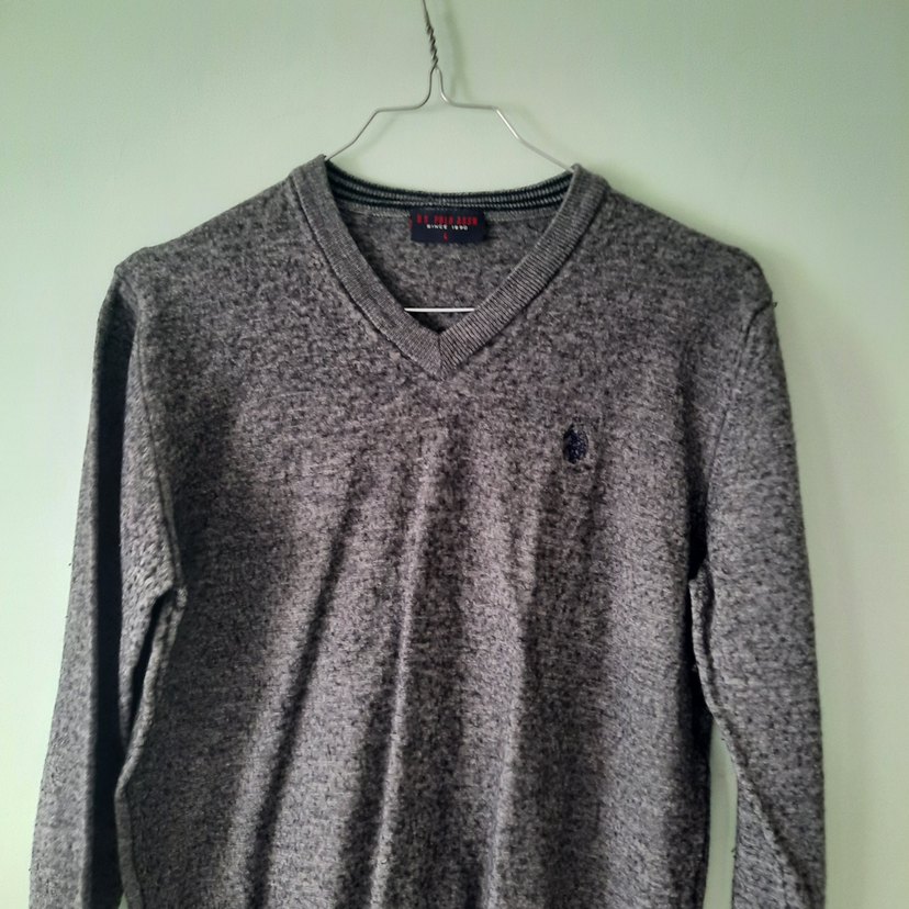 Gri V Yaka Erkek Örgü Yün Kazak - Görsel 3