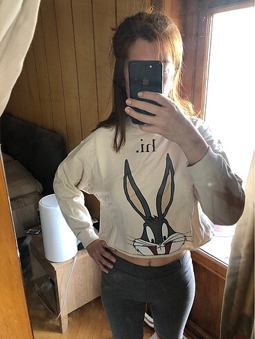 Crop bugs bunny sweatshirt