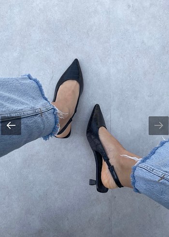 Siyah Denim Stiletto Tokalı Kadın Ayakkabı