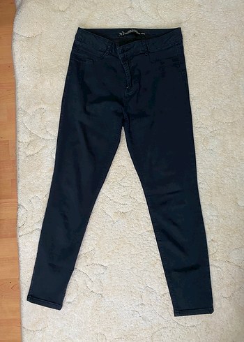 Kadın Siyah dar Paça Denim Jean