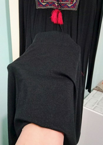 Püsküllü Nakışlı Siyah Bohem Kısa Elbise - Görsel 5