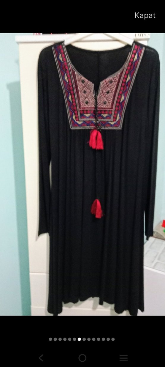 Püsküllü Nakışlı Siyah Bohem Kısa Elbise - Görsel 3