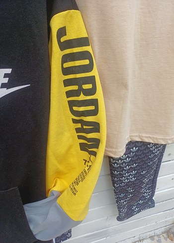 Nike Nike Kapüşonlu Sarı-Siyah Fermuarlı Sweatshirt